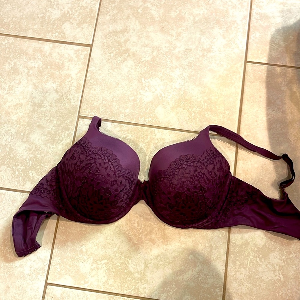 Victoria’s Secret body by Victoria lined perfect coverage